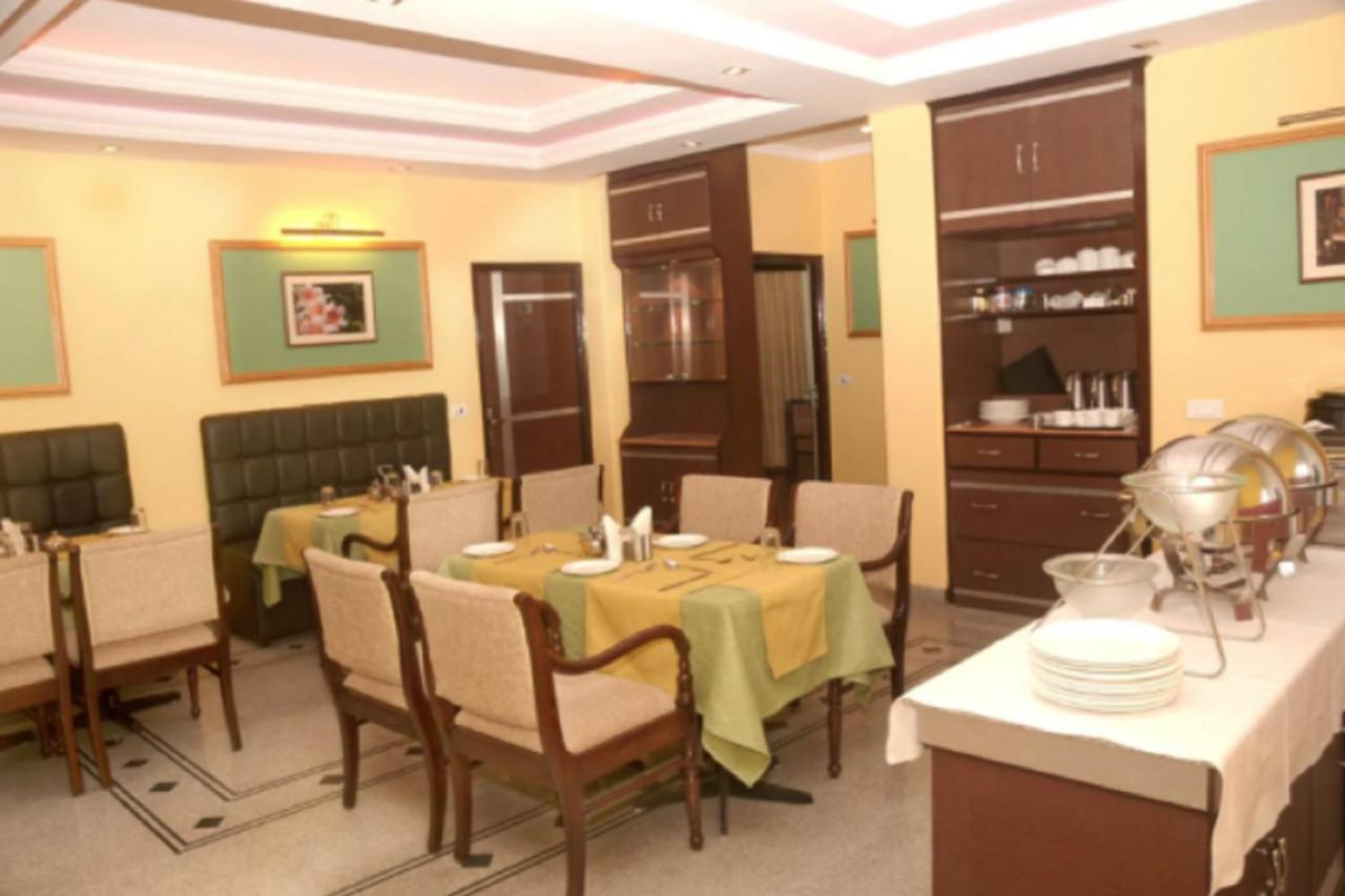Goroomgo Marc Shimla Near Mall Road - Luxury Room - Excellent Service - Ample Parking - Best Hotel In Shimla Zewnętrze zdjęcie